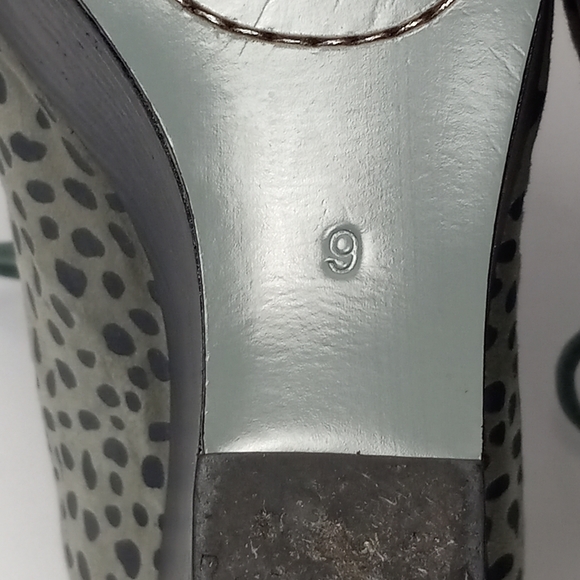 GREY CITY Pale Green Black Spotted Suede Lace-Up Stacked Platform Wedges EUC - Picture 5 of 16